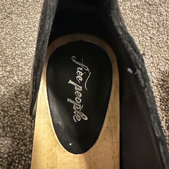 Free People / Genuine Leather Wooden Clogs / EU 37 (US 7) - Picture 4 of 11